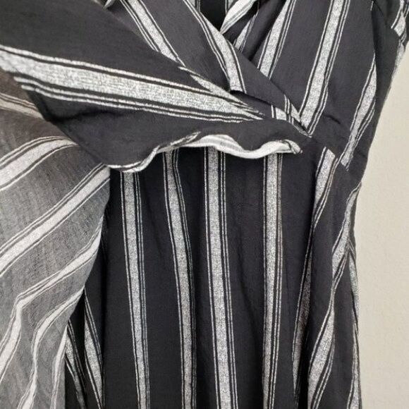 Altar’d State Ruffled Faux Wrap Striped Dress Size Large - Picture 7 of 9